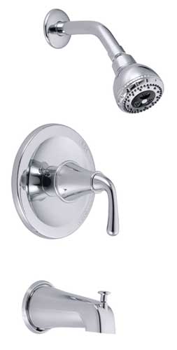 Bannockburn Tub and Shower System in Chrome