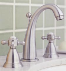 Series 200 Alexandria widespread lav faucet