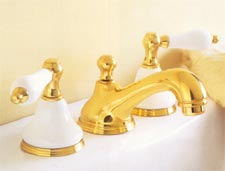 Series 400 New Hampton widespread lav faucet