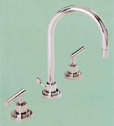 Series 1400 Polaris widespread lav faucet