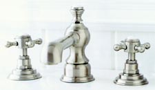Series 1800 Sussex widespread lav faucet