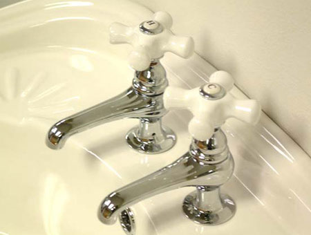 Old fashioned bathroom sink faucet basin faucets Old fashioned bathroom sink faucet basin faucets