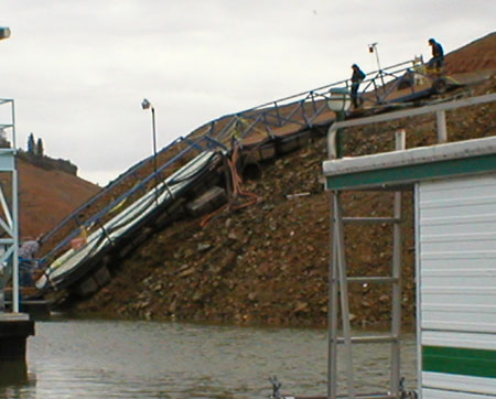 lake oroville at 210 feet below top