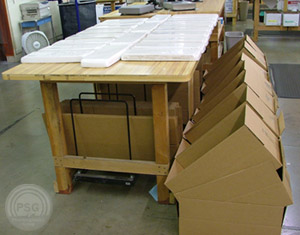 We can ship out many toilet tank lids in one day
