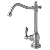 Single handle traditional style hot/cold faucet