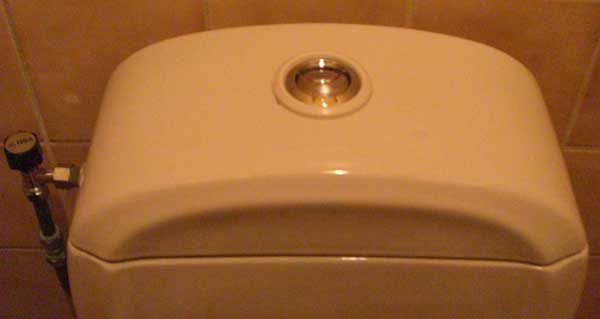 Jacob Delafon in Holland toilet tank lid